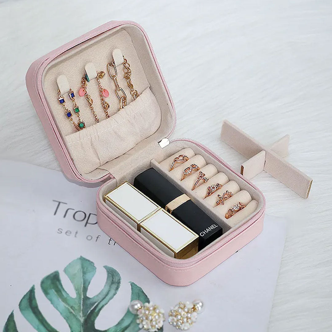 Travel jewelry box - Carry your jewelry without damaging it!